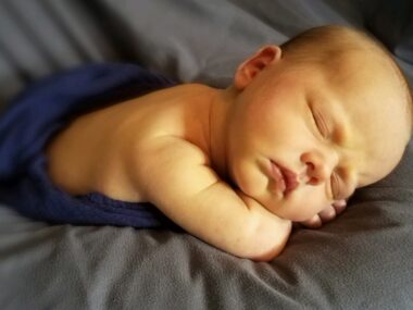 Rodzi się nas coraz mniej. W Śląskiem spadek o 37,3 proc. Niemowlak