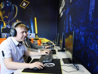 Nowoczesna pracownia w Technikum nr 2. To za wygraną w ELS Nowoczesna pracownia komputerowa to nagroda za wygrana esl 2