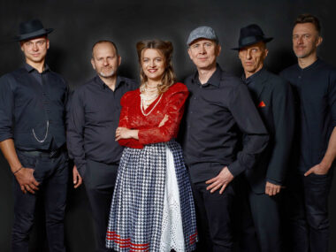 Karpacki swing na jarmarku świątecznym. Koncert 14 grudnia -