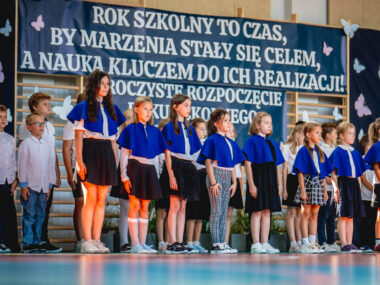 Miasto przyjmuje wnioski o stypendia i pomoce dla uczniów Rozpoczęcie roku szkolnego w ZSP nr 3 w Tychach