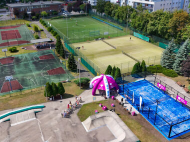 Tenis? Squash? A może Padel? Otwarto nowy kort w Katowicach Osrodek sportowy slowian w zawodziu