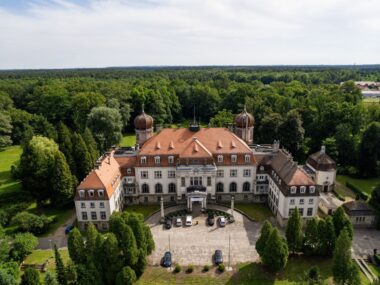 Magia starego pałacu. Odkryjcie Brynek na nowo! Pałac w Brynku