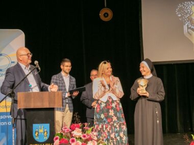 Charytatywna Ochronka w Piekarach Śląskich świętuje 25-lecie 25-lecie Ochronki Charytatywnej w Piekarach Śląskich