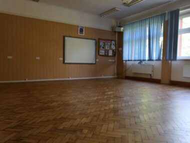 Po wakacyjnej przerwie uczniowie powrócą do odnowionych sal Remonty w piekarskich szkołach