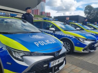 Nowe radiowozy śląskiej policji. Garnizon wzbogacił się o 85 nowoczesnych i ekologicznych samochodów Nowe radiowozy śląskiej policji. Garnizon wzbogacił się o 85 nowoczesnych i ekologicznych samochodów