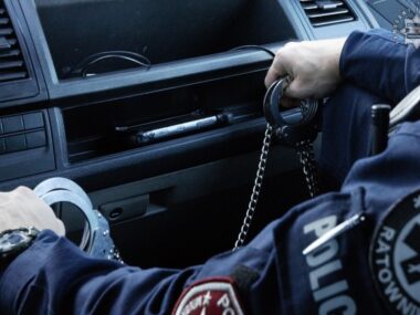 Policjanci ze Świętochłowic zatrzymali poszukiwanego Policja swietochlowice