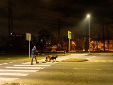Katowice doświetlają kolejne przejścia dla pieszych Przejscie dla pieszych katowice steslickiego