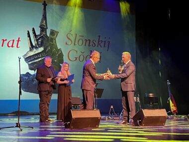 Radzionków został "Kamratem Ślōnskij Gŏdki" Gala "Gōdomy po ślōnsku"