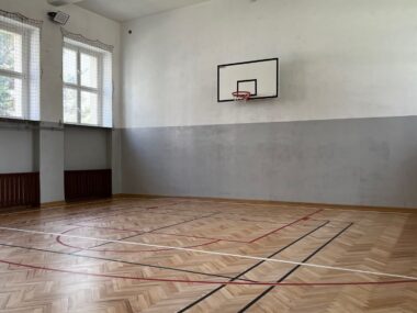 Sala gimnastyczna I LO w Tarnowskich Górach już po remoncie Remont sali gimnastycznej w I LO w Tarnowskich Górach