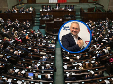 Poseł Król stracił immunitet. W tle 4 afery korupcyjne Sala plenarna Sejmu Rzeczypospolitej Polskiej. Poseł na Sejm RP Wojciech Król