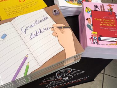 Jaroszewicz recenzuje nowe podręczniki do nauki śląskiego Slabikorz ksiazki