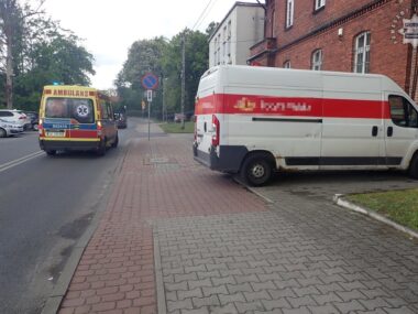 Zdarzenie drogowe z rowerzystką w Świerklańcu Zdarzenie drogowe z rowerzystką w Świerklańcu