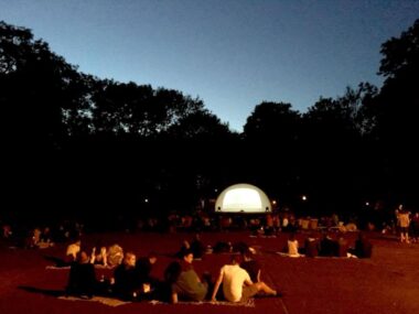 Tarnowskie Góry. Powrócą seanse samochodowe i w parku Tarnowskie gory kino plenerowe 2024