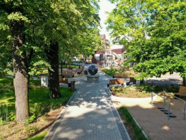 Radzionków i Tarnowskie Góry w architektonicznym konkursie Plac zabaw na Placu Towarzystwa Przyjaciół Dzieci w Tarnowskich Górach