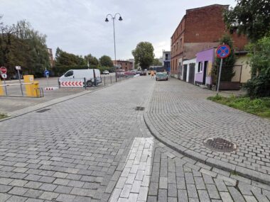 Rozpoczął się remont nawierzchni w centrum Tarnowskich Gór Remont przy ulicy Stalmacha w Tarnowskich Górach