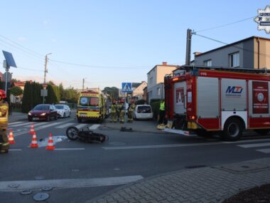 Tarnowskie Góry. Motorowerzysta zderzył się z samochodem Tarnowskie gory wypadek motorower 2