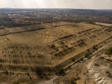 Bomba ekologiczna w Tarnowskich Górach wciąż tyka Teren byłych Zakładów Chemicznych "Tarnowskie Góry"