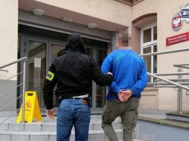 Kradzież rozbójnicza w Tworogu. Policja zatrzymała sprawców Tworog zatrzymanie kradziez rozbojnicza