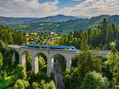 Rusza „Kolej na Beskidy” - wycieczki z Kolejami Śląskimi Rusza „Kolej na Beskidy” - wycieczki z Kolejami Śląskimi