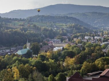 Piknik Leśny i Małopolski Festiwal Smaków w Wiśle Wisla z lotu ptaka