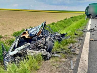 Tragiczny wypadek na Śląsku. Nie żyje kierowca osobówki Tragiczny wypadek na Śląsku. Nie żyje kierowca osobówki