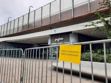 "Pitej! Bo sie wali!". Gryfnie wypuścił magnes-cegiełkę Zamknieta estakada 2