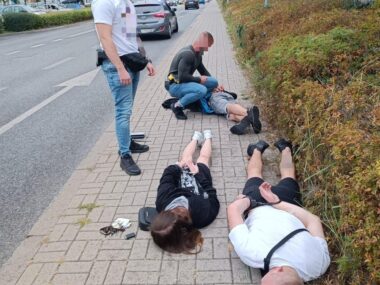 Młodzi rozbójnicy użyli gazu podczas kradzieży Zatrzymani