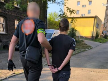 Trzej pseudokibice pobili w Załężu nieletniego chłopaka Zatrzymanie prof