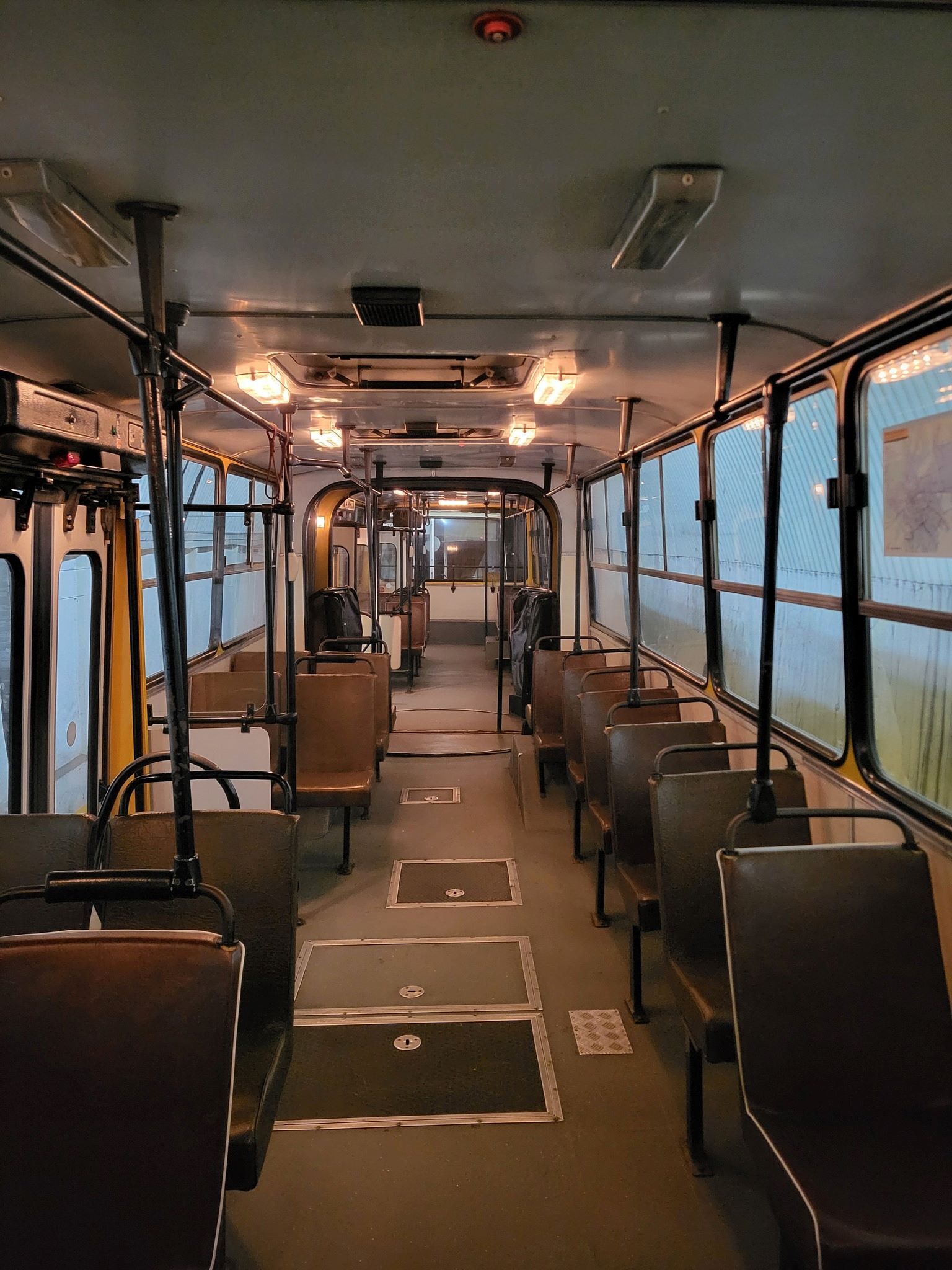 Wnętrza autobusa Ikarus
