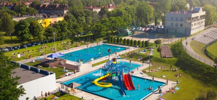 Basen plenerowy Miejskiego Ośrodka Sportu i Rekreacji przy ul. Olimpijskiej 3