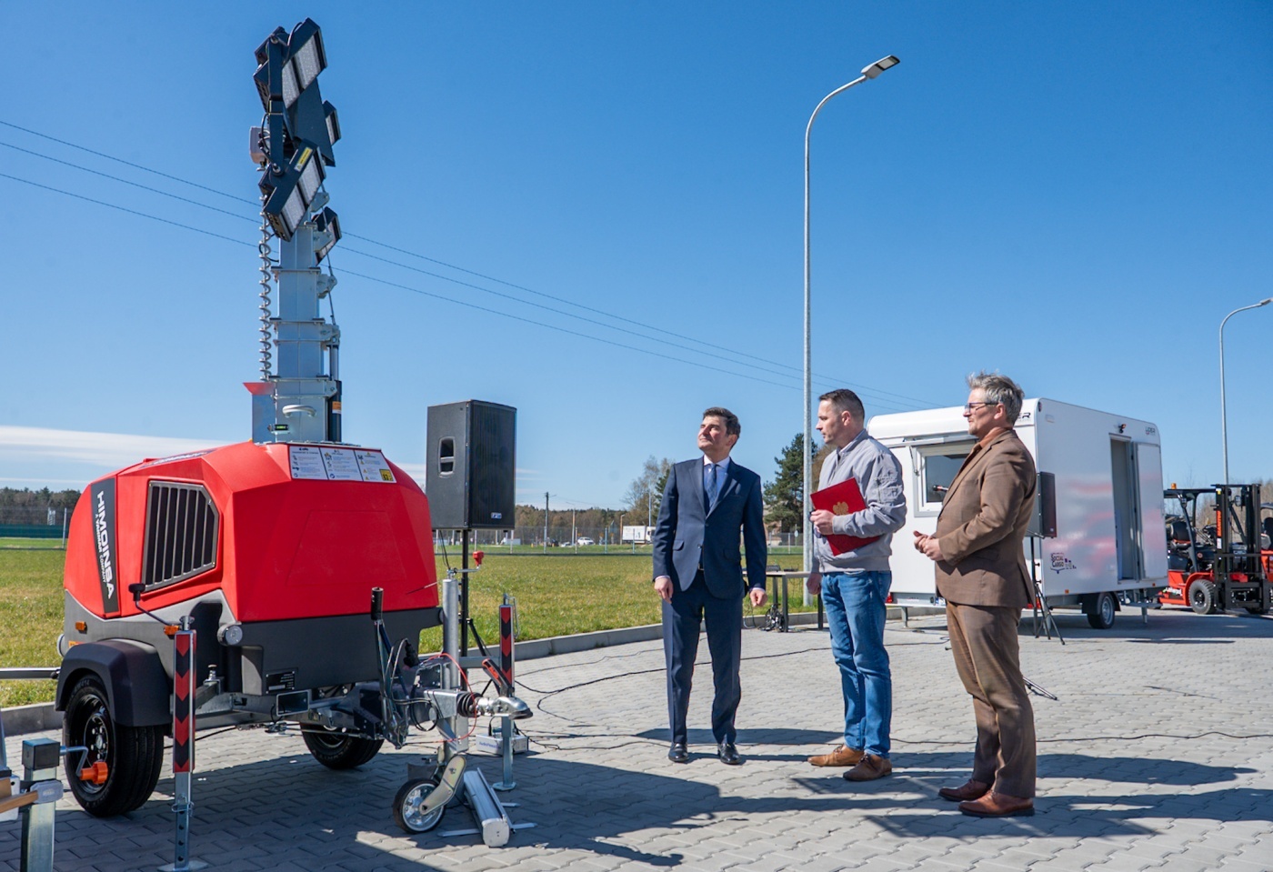 Bierun umowa na magazyn obrony cywilnej 4