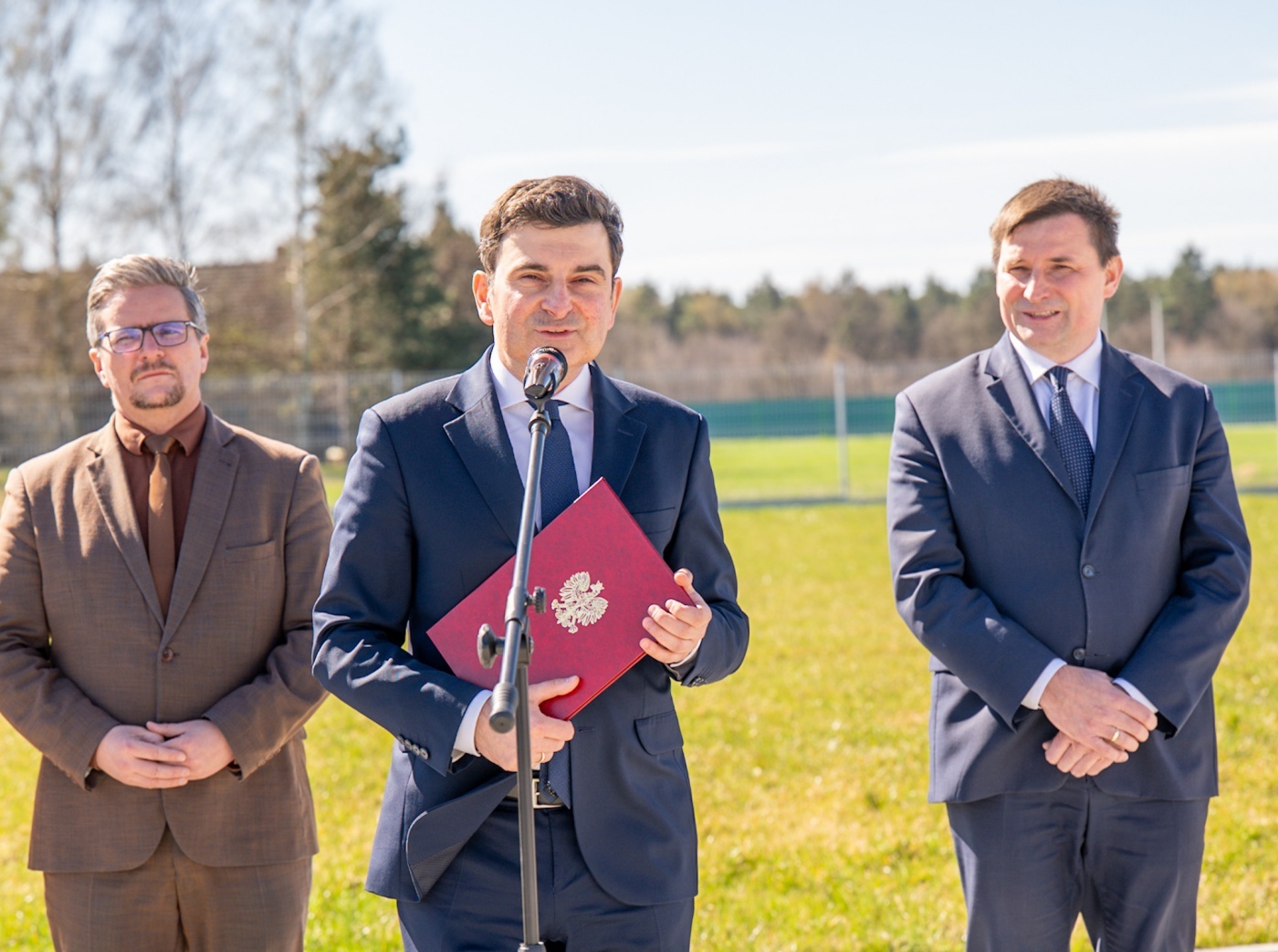 Bierun umowa na magazyn obrony cywilnej 8