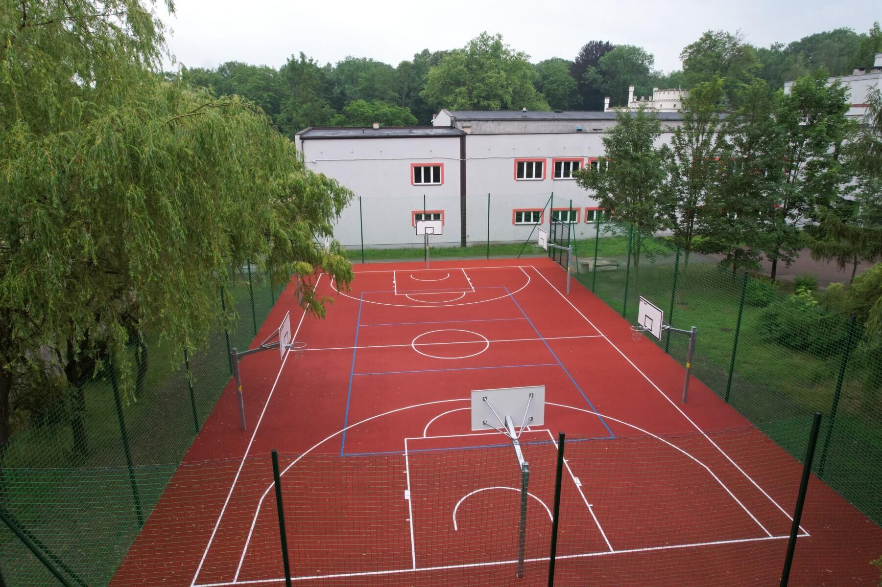 Bytom boisko przy sp 33 wyremontowane 6