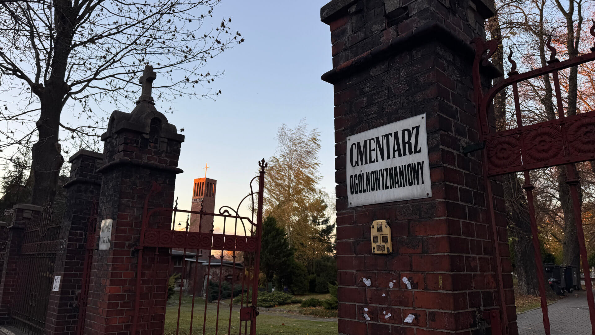 Kompleks cmentarny przy ul. Powstańców Śląskich w Bytomiu