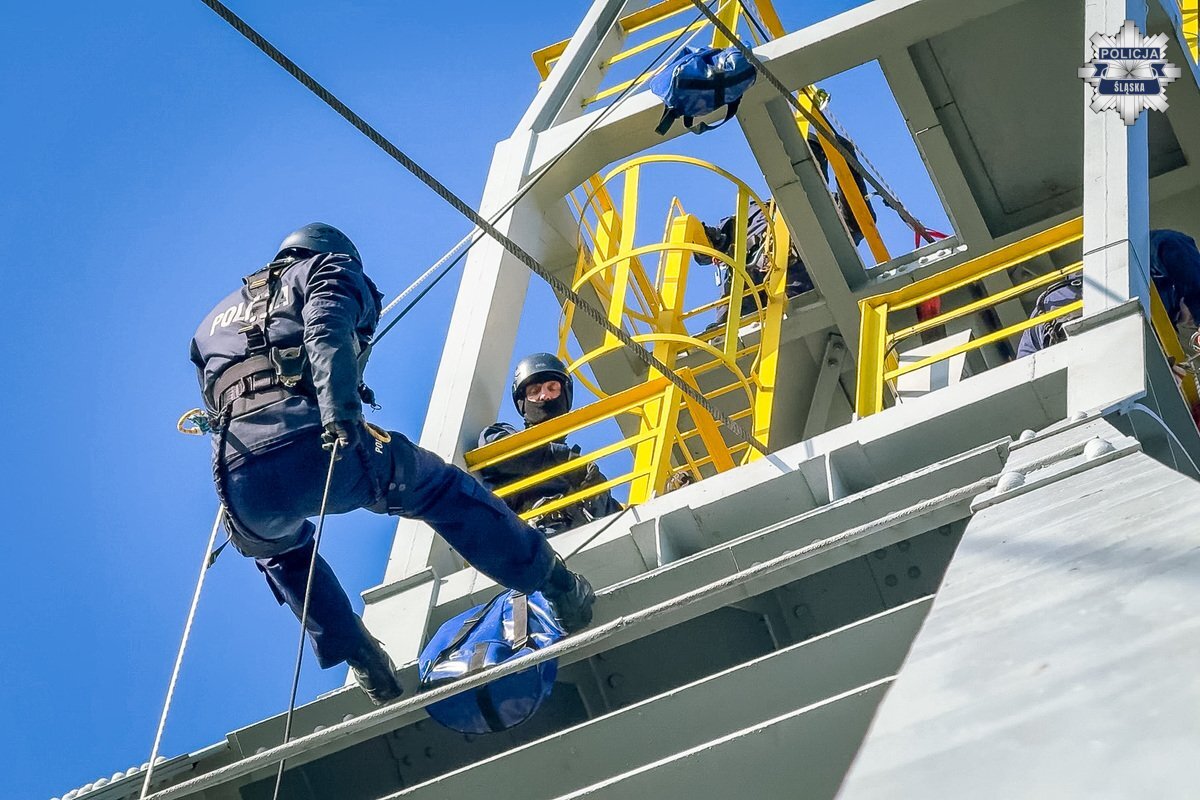 Cwiczenia policji zabytkowa kopalnia srebra 27