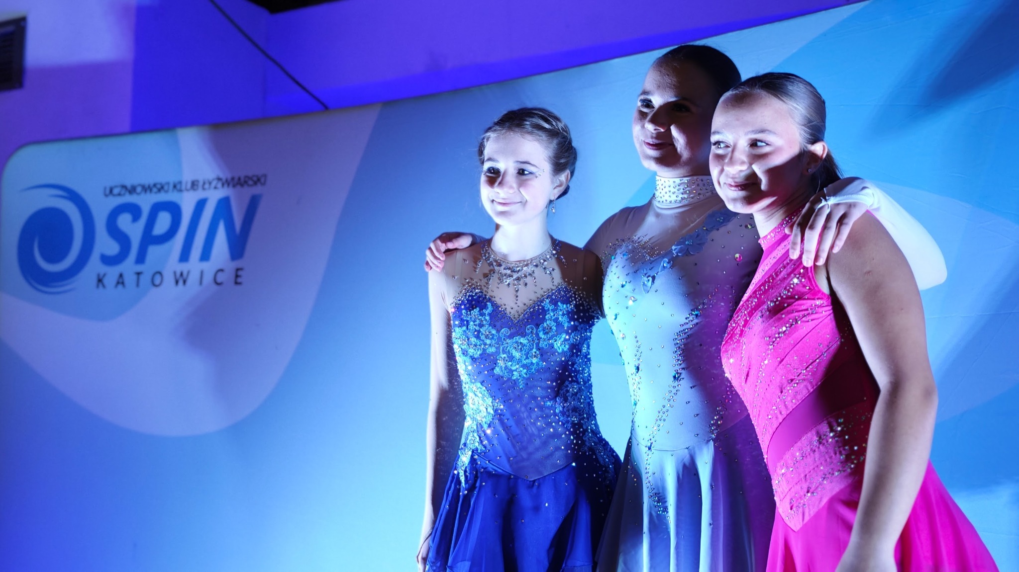 Trzy medale i dwa debiuty - tyskie łyżwiarki podbijają Diamond Spin w Katowicach