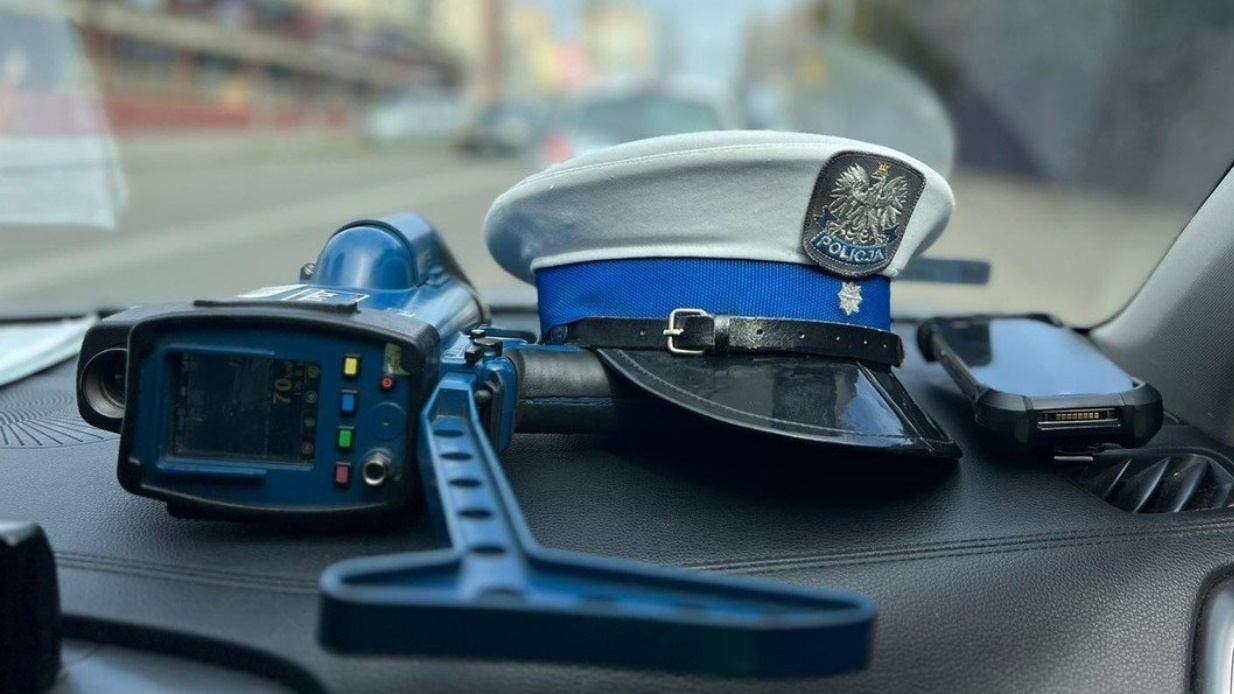 Policyjny pościg ulicami Ustronia. Ponad 10 tys. zł mandatu, a na tym nie koniec