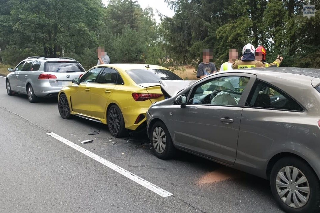 Zdarzenie drogowe na DW 908 w powiecie tarnogórskim