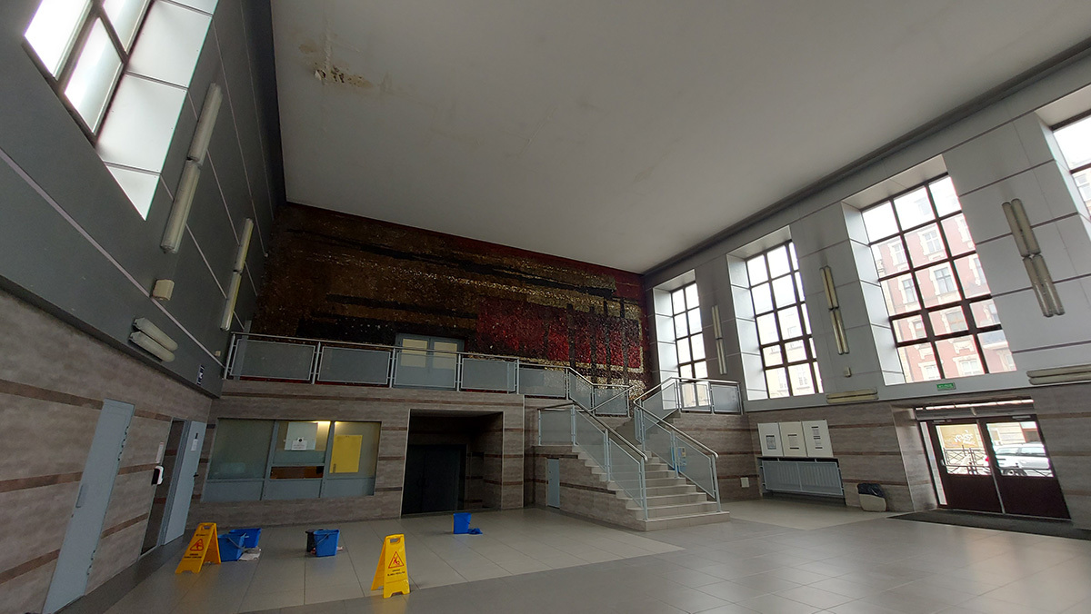 Przeciekający dach dworca PKP w Bytomiu