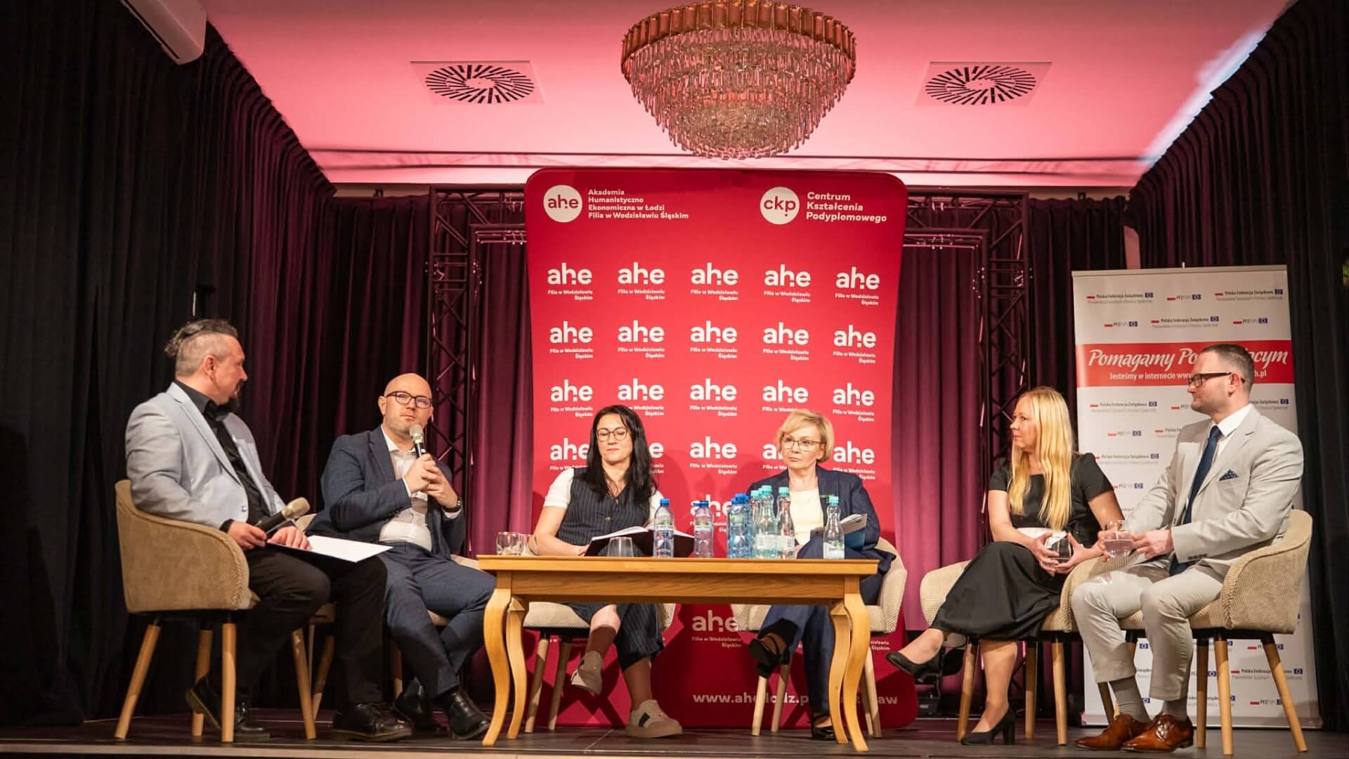 Konferencja „Praca socjalna w dobie kryzysów”