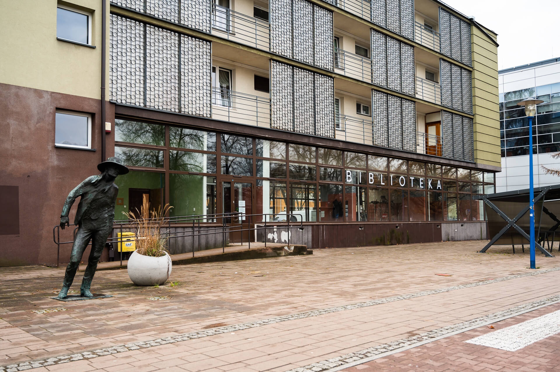 Galeriowiec przy al. Niepodległości w Tychach