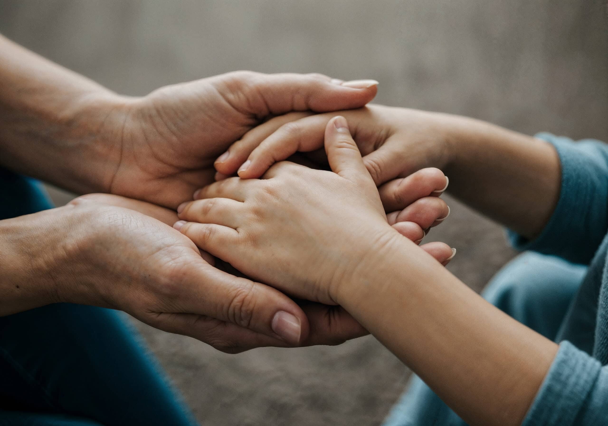 Nowa baza kontaktów i instytucji wsparcia dla osób doświadczających przemocy domowej w Świętochłowicach