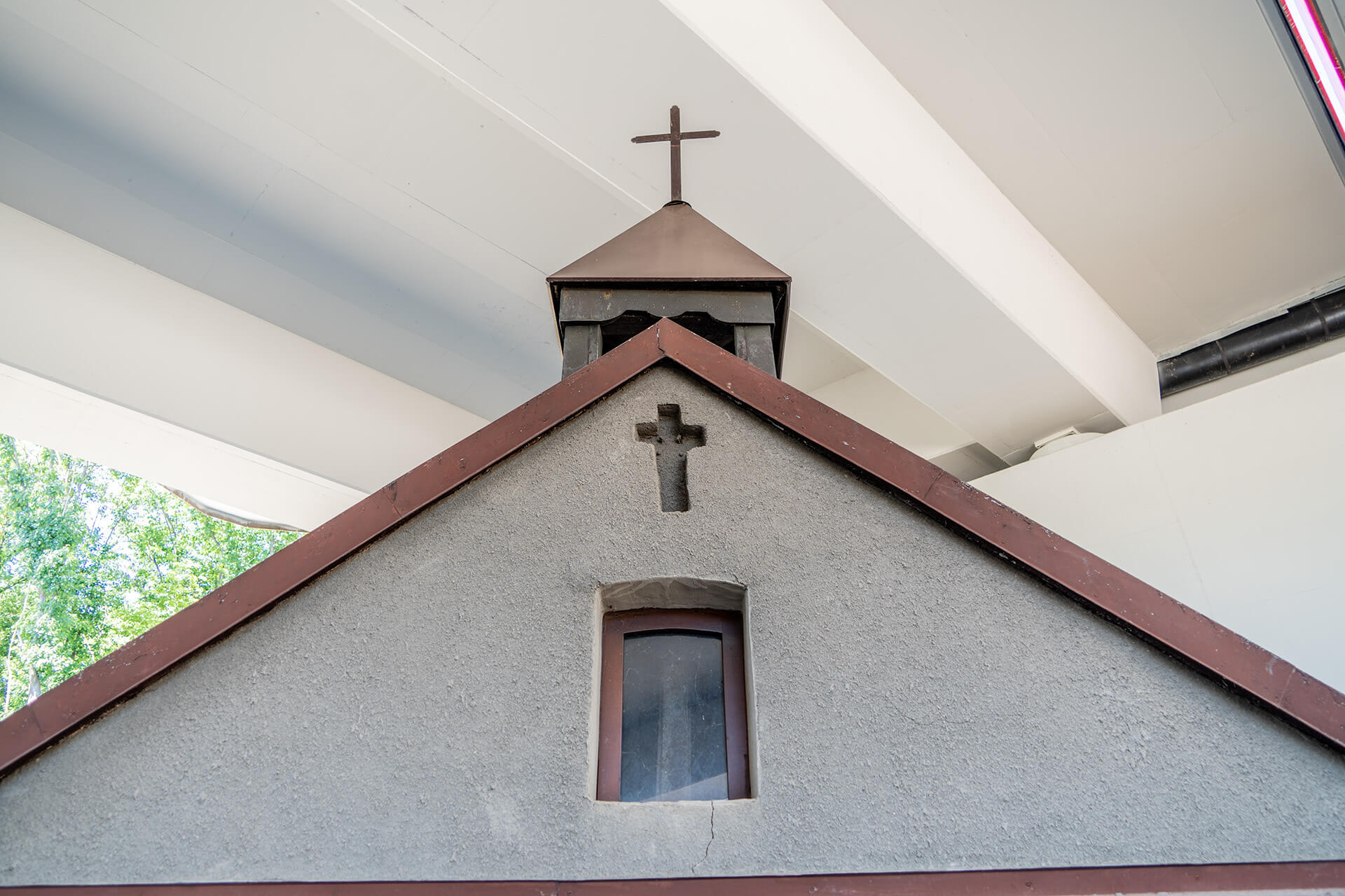 Kapliczka pod wiaduktem Drogi Wojewódzkiej nr 935 w Rybniku