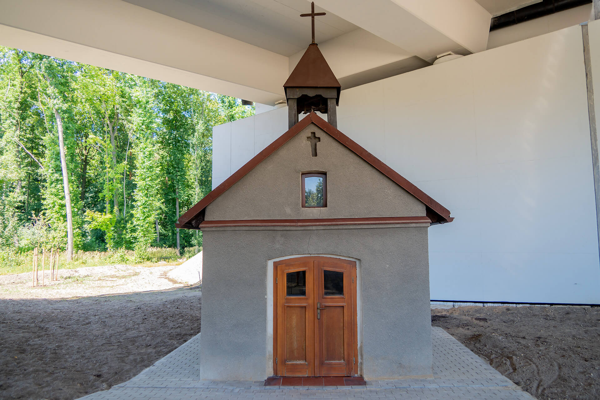 Kapliczka pod wiaduktem Drogi Wojewódzkiej nr 935 w Rybniku