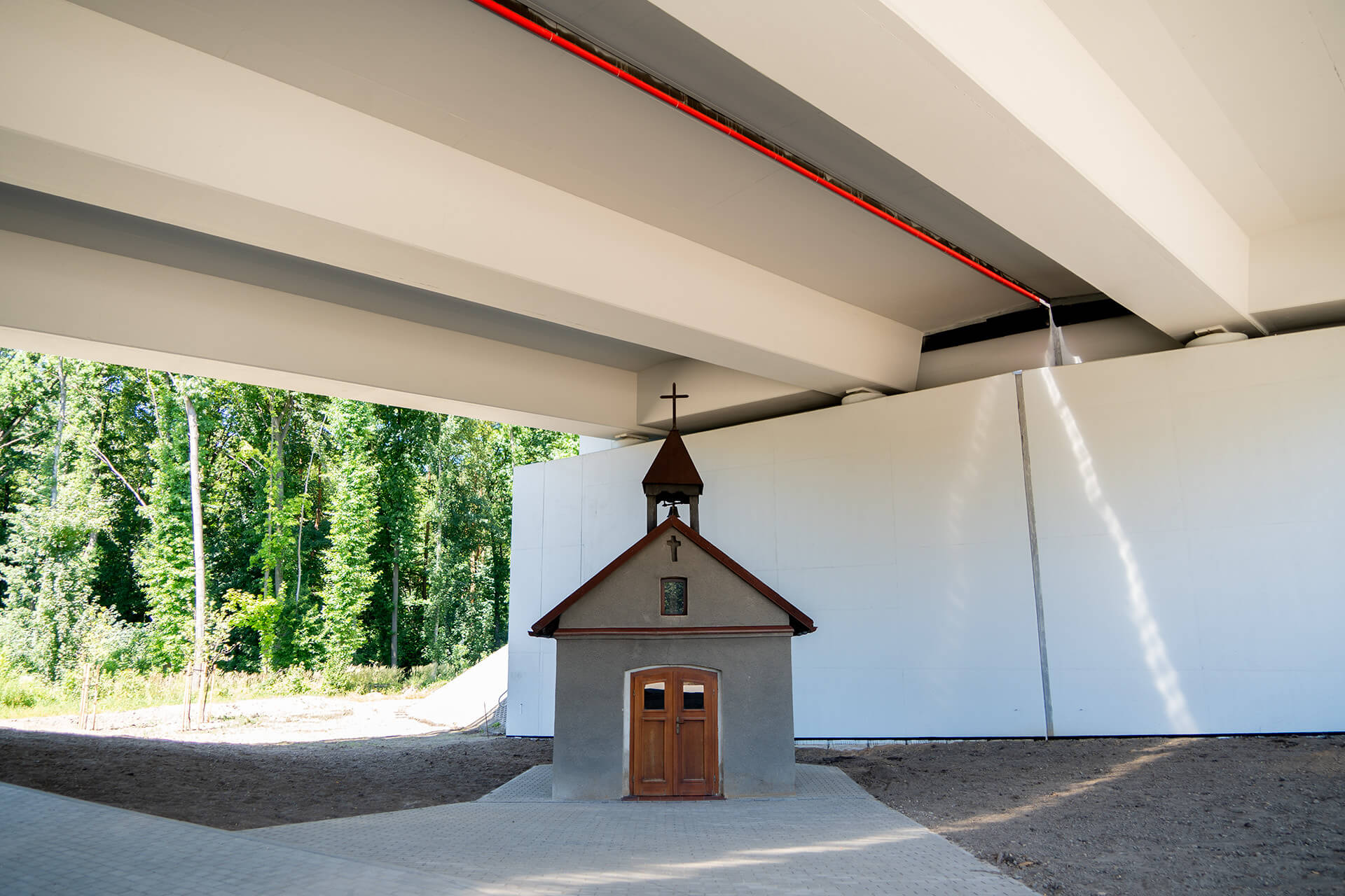 Kapliczka pod wiaduktem Drogi Wojewódzkiej nr 935 w Rybniku