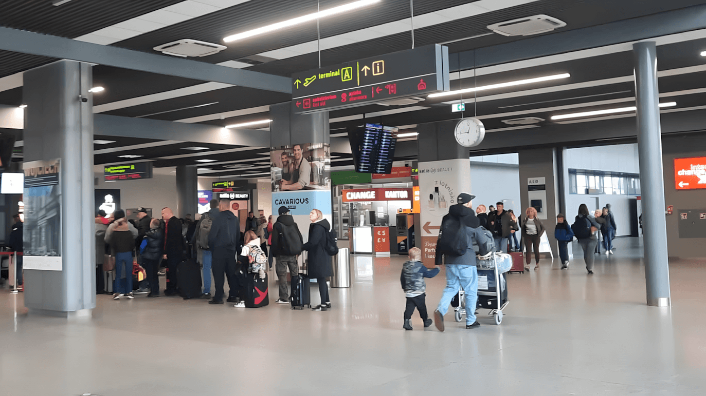 Wylot z Pyrzowic zamiast z Balic? Może być problem z bagażem