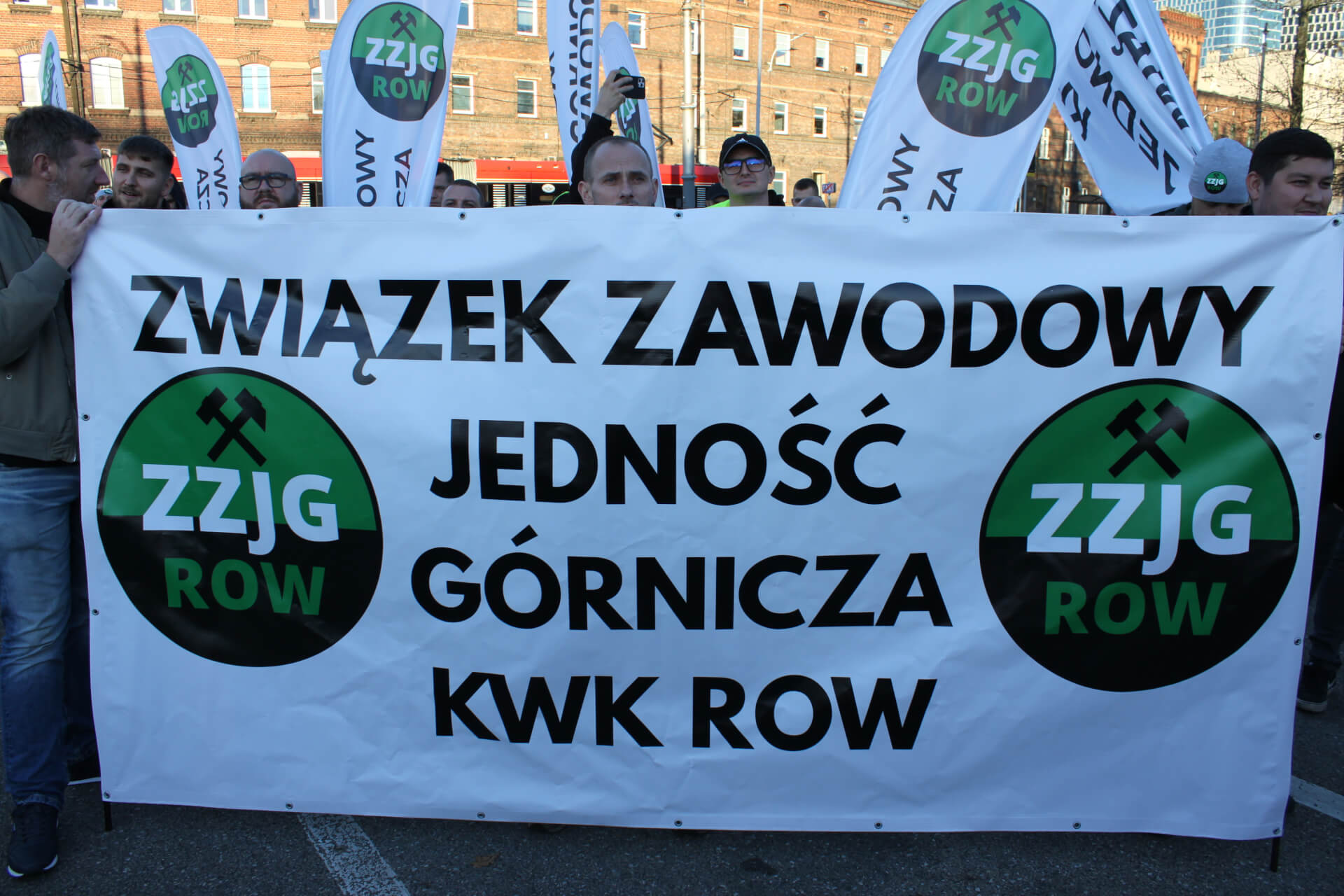 Około 10 tysięcy członków central związkowych z regionu oraz sympatyków wzięło udział w marszu gwiaździstym