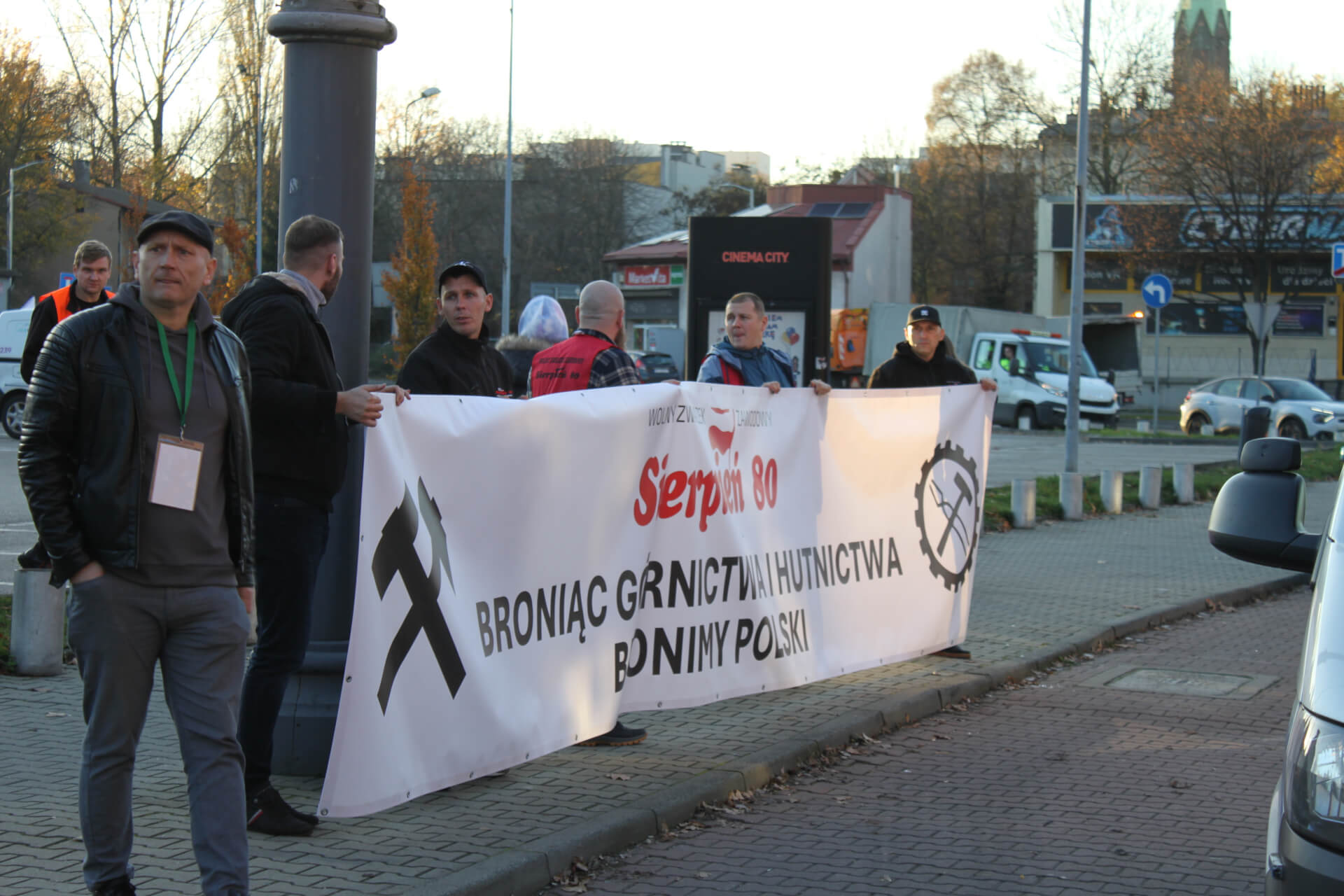 Około 10 tysięcy członków central związkowych z regionu oraz sympatyków wzięło udział w marszu gwiaździstym
