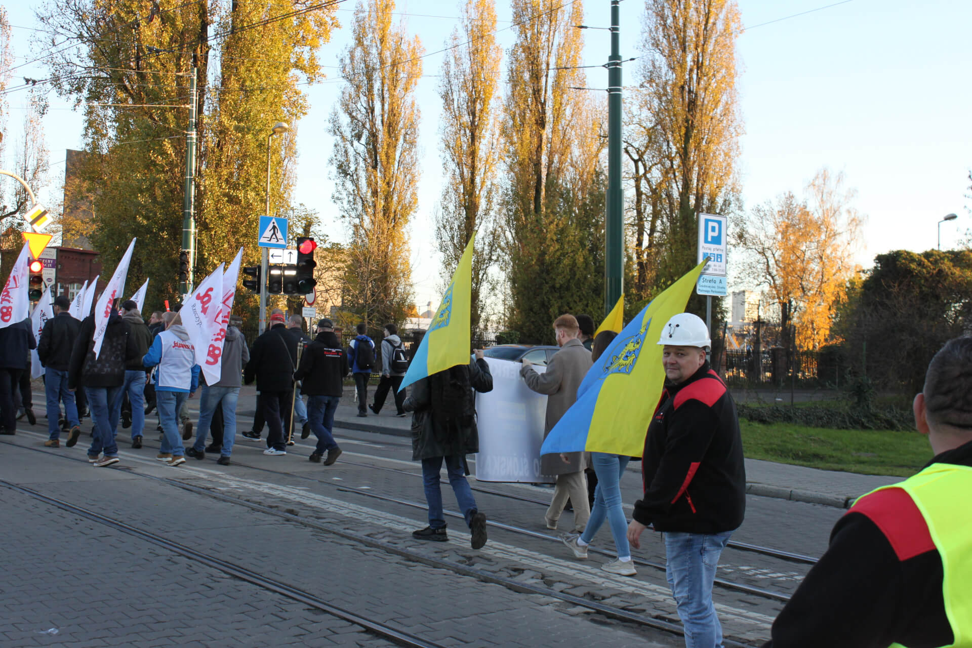 Około 10 tysięcy członków central związkowych z regionu oraz sympatyków wzięło udział w marszu gwiaździstym