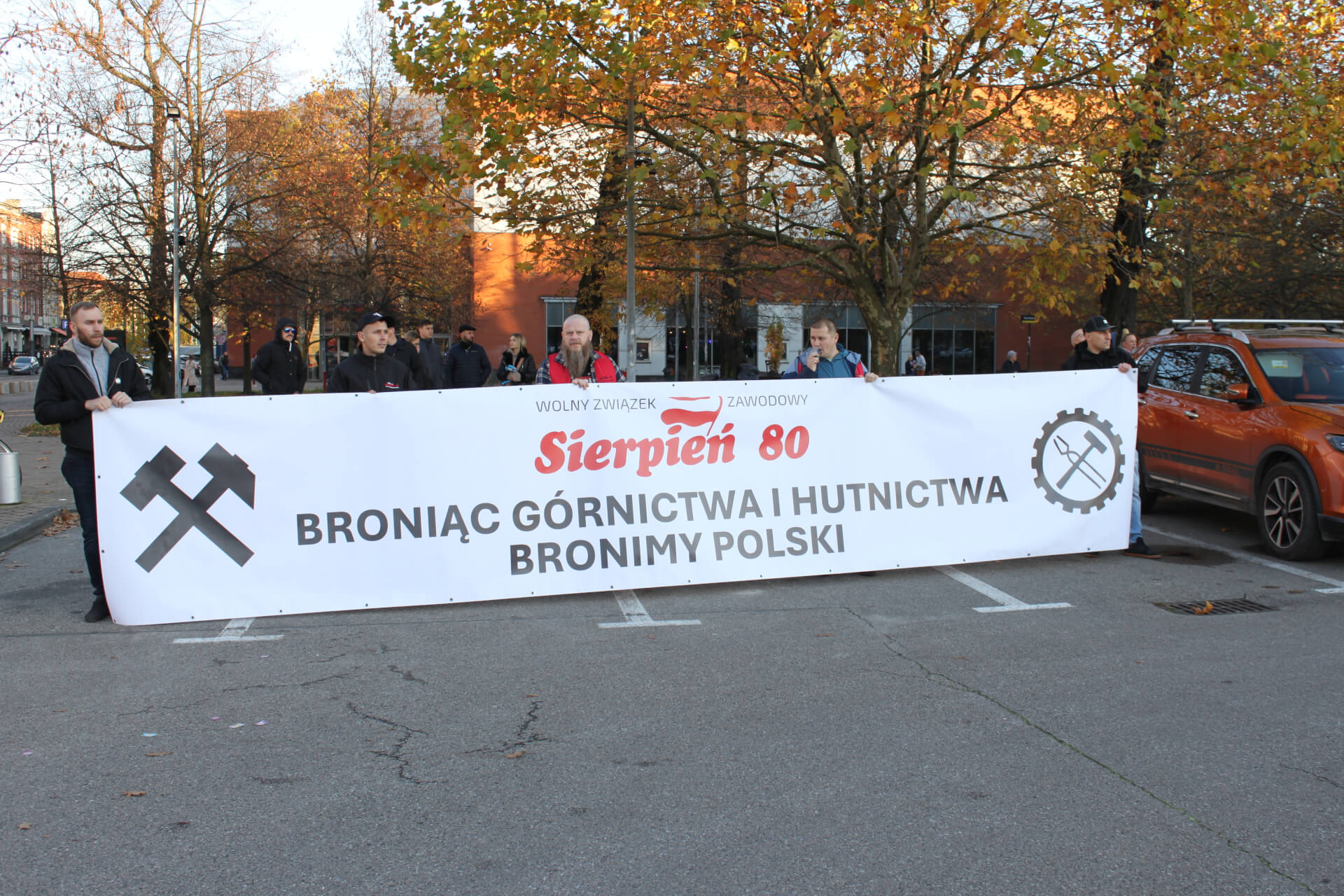 Około 10 tysięcy członków central związkowych z regionu oraz sympatyków wzięło udział w marszu gwiaździstym